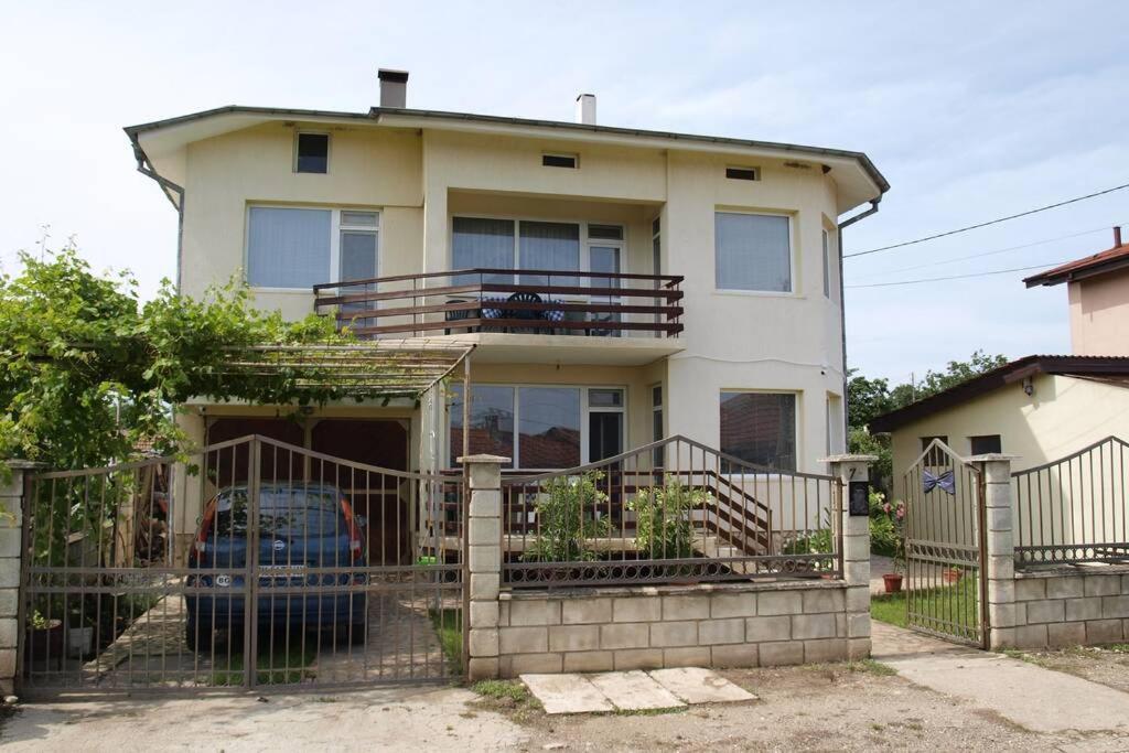 Къща За Гости Шишкови Shabla Exterior foto